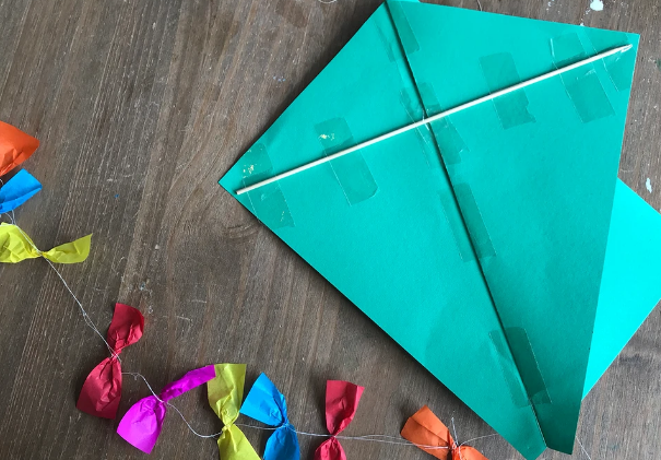 How to make a kite out of paper