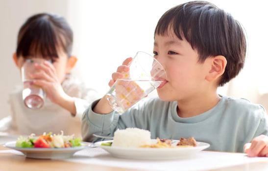 Over half a million more children to get free school meals